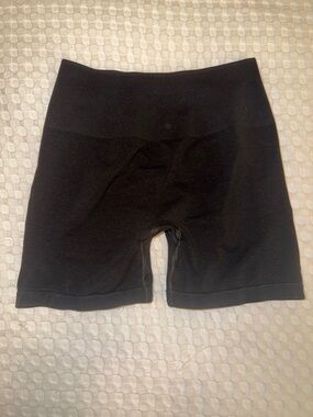 Alphalete Amplify Ultra High-Rise Shorts